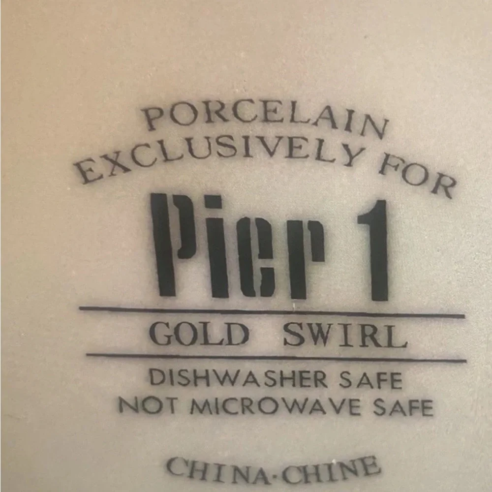 4‎ Pier 1 Christmas Dessert/Salad/Appetizer Plates